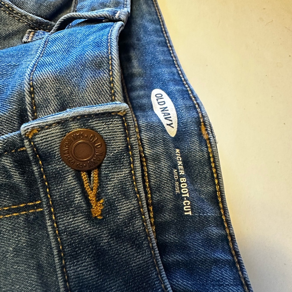 Old Navy Women's Kicker Boot Cut Jeans - Picture 3 of 7